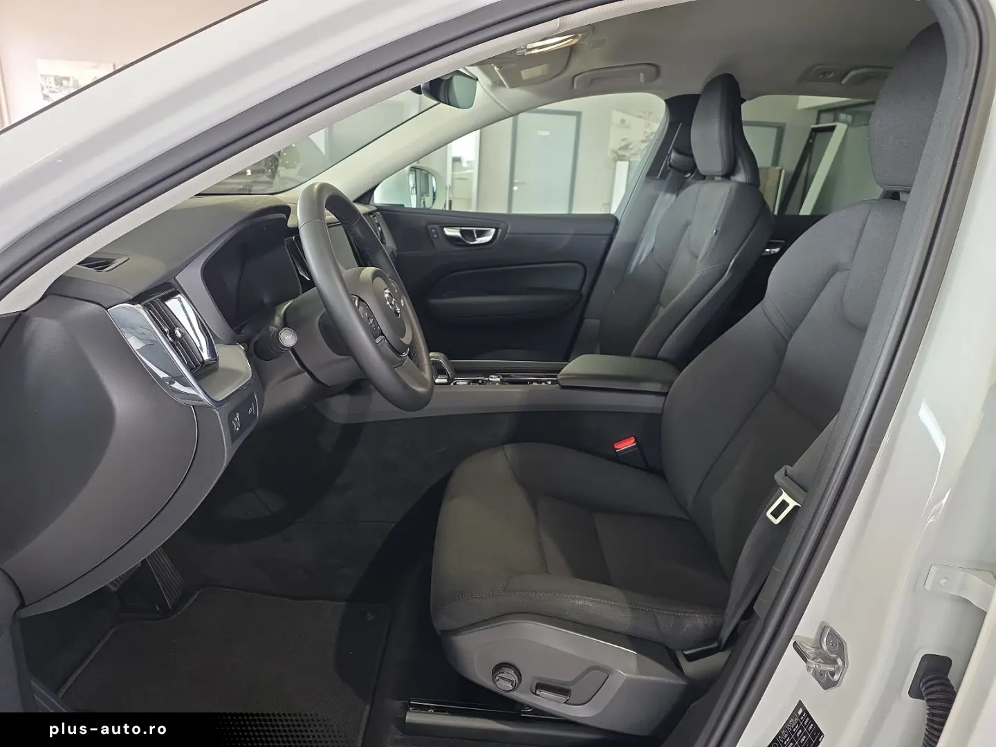 VOLVO XC60 B4 Momentum Pro 360  WinterPaket LED Google