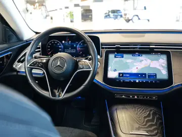 Mercedes-Benz E 220 d Avantgarde PANO LED NAVI KAMERA