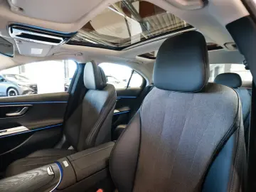 Mercedes-Benz E 220 d Avantgarde PANO LED NAVI KAMERA
