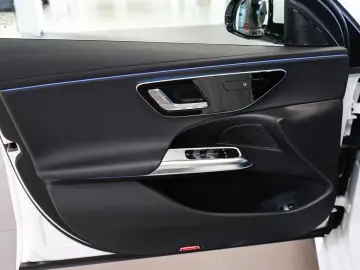 Mercedes-Benz E 220 d Avantgarde PANO LED NAVI KAMERA