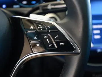 Mercedes-Benz E 220 d Avantgarde PANO LED NAVI KAMERA