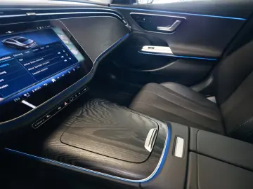 Mercedes-Benz E 220 d Avantgarde PANO LED NAVI KAMERA