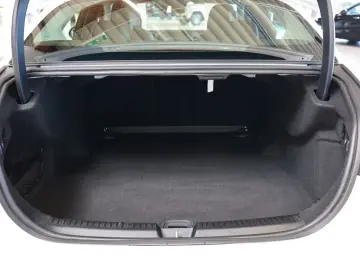 Mercedes-Benz E 220 d Avantgarde PANO LED NAVI KAMERA