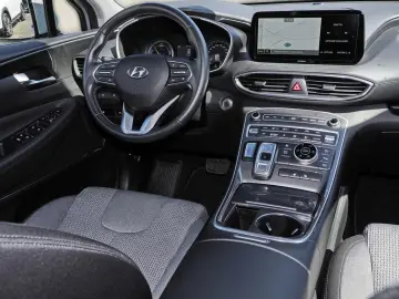 HYUNDAI SANTA FE 1.6 T-GDI BASIS PHEV 4WD SHZ NAVI LED
