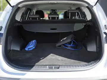 HYUNDAI SANTA FE 1.6 T-GDI BASIS PHEV 4WD SHZ NAVI LED