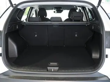 HYUNDAI TUCSON TREND KAMERA ACC PDC SHZ
