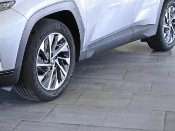 HYUNDAI TUCSON 1.6 T-GDI TREND 4WD SHZ LHZ NAVI KAMERA