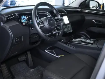 HYUNDAI TUCSON 1.6 T-GDI TREND 4WD SHZ LHZ NAVI KAMERA
