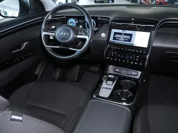 HYUNDAI TUCSON 1.6 T-GDI TREND 4WD SHZ LHZ NAVI KAMERA