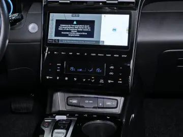 HYUNDAI TUCSON 1.6 T-GDI TREND 4WD SHZ LHZ NAVI KAMERA