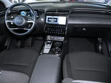 HYUNDAI TUCSON 1.6 T-GDI TREND 4WD SHZ LHZ NAVI KAMERA