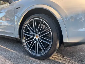 Porsche Cayenne Coupé Turbo S E-Hybrid