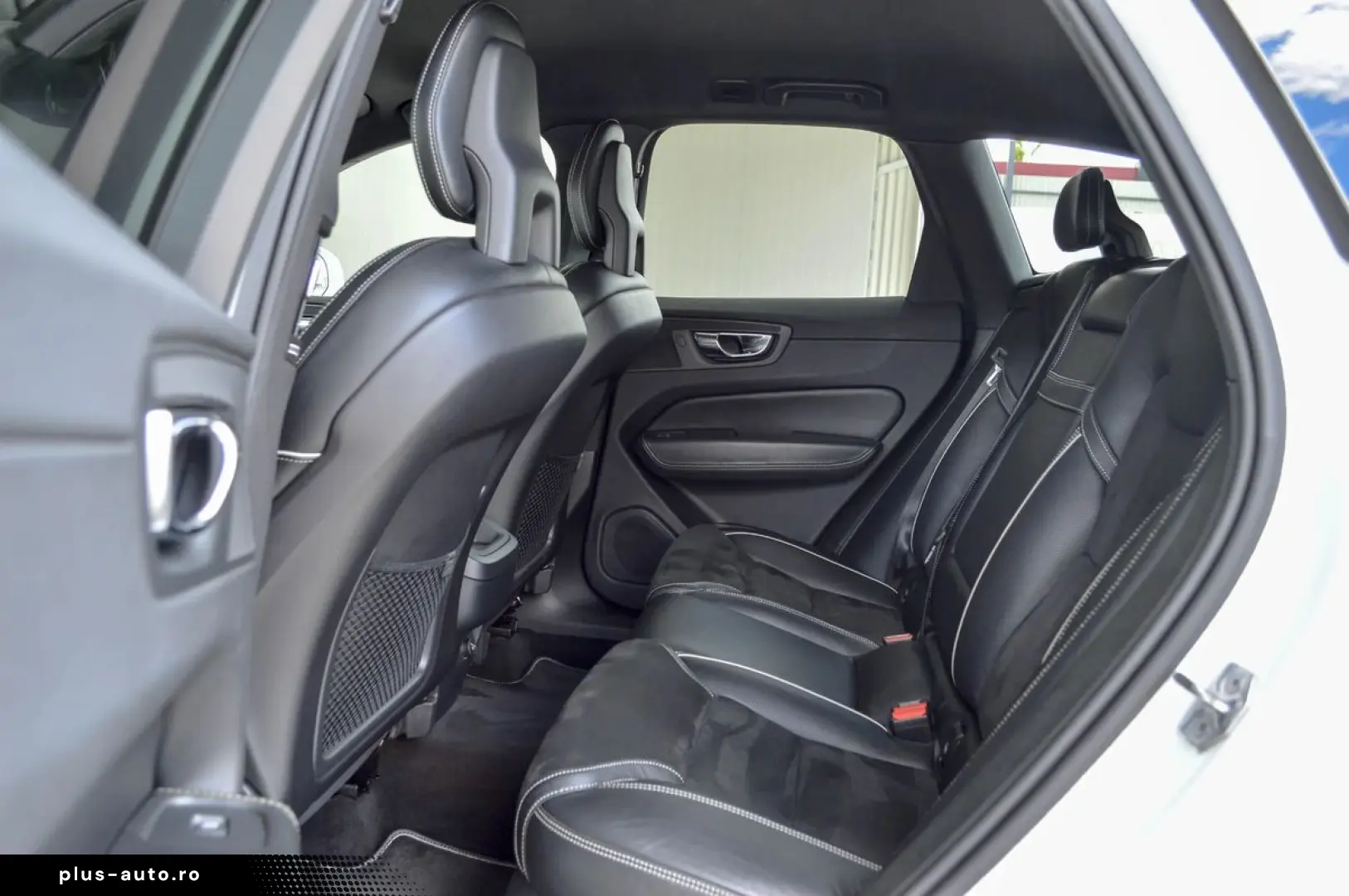 2018 Volvo XC-60 D4 AWD R-Design 190 CP Diesel  Automată RAT