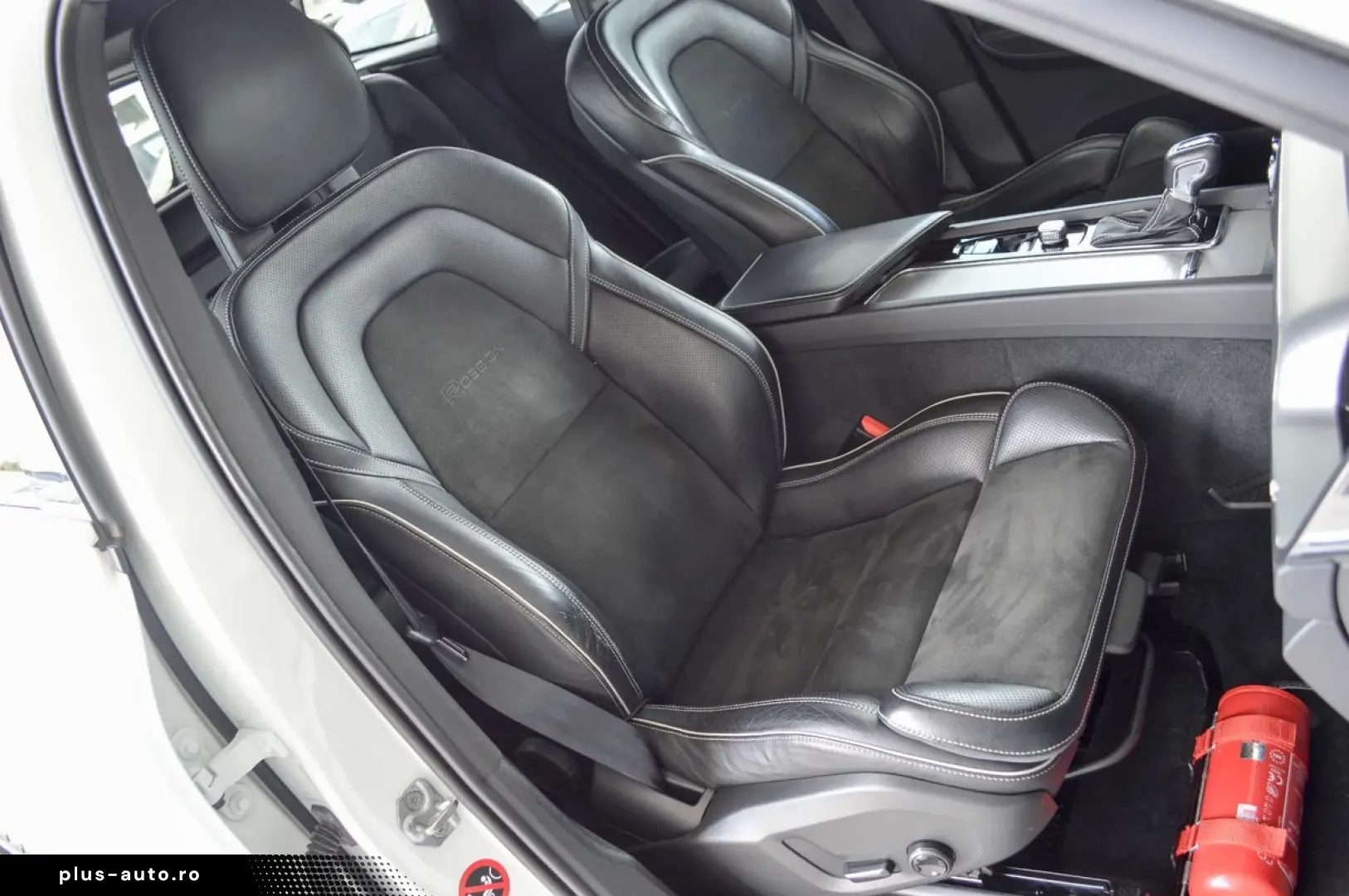 2018 Volvo XC-60 D4 AWD R-Design 190 CP Diesel  Automată RAT