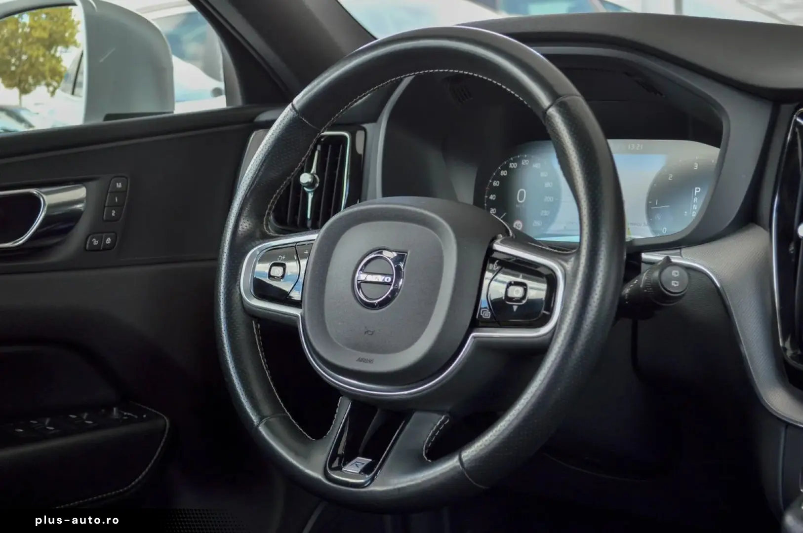 2018 Volvo XC-60 D4 AWD R-Design 190 CP Diesel  Automată RAT