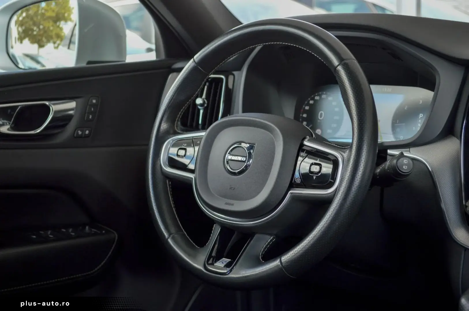2018 Volvo XC-60 D4 AWD R-Design 190 CP Diesel  Automată RAT