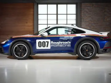PORSCHE 992 Dakar   1. Hand   Rallye Design & SportPaket
