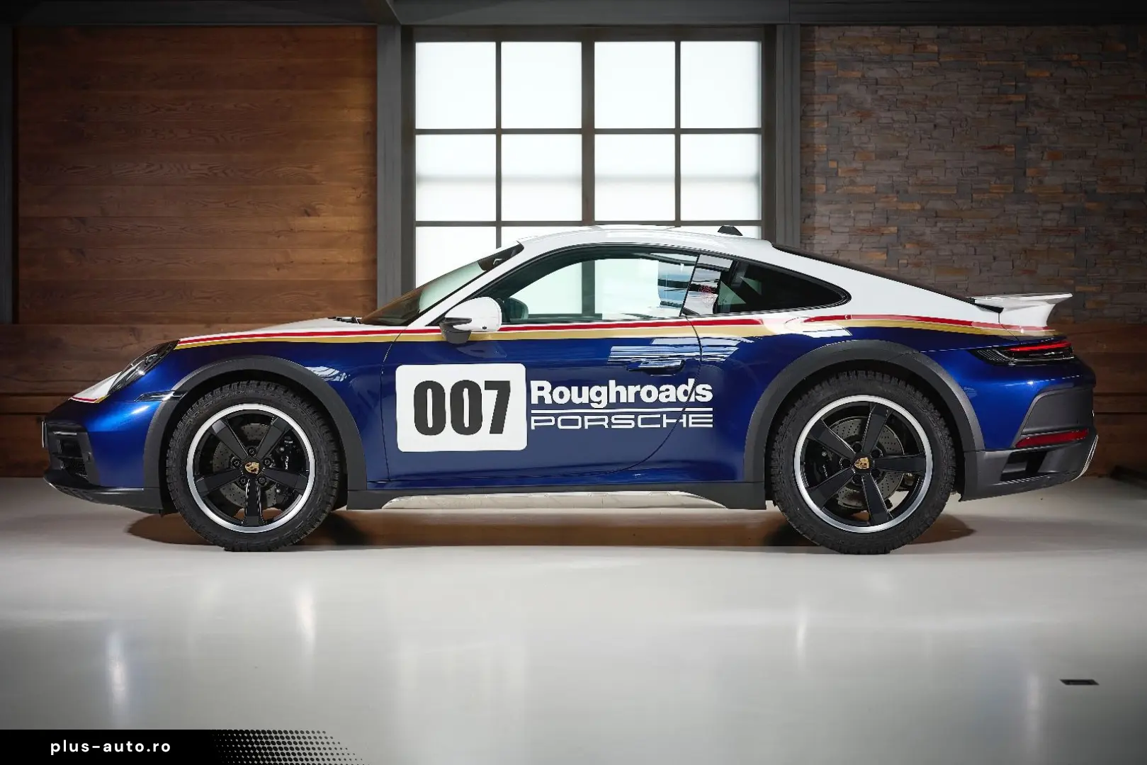 PORSCHE 992 Dakar   1. Hand   Rallye Design & SportPaket