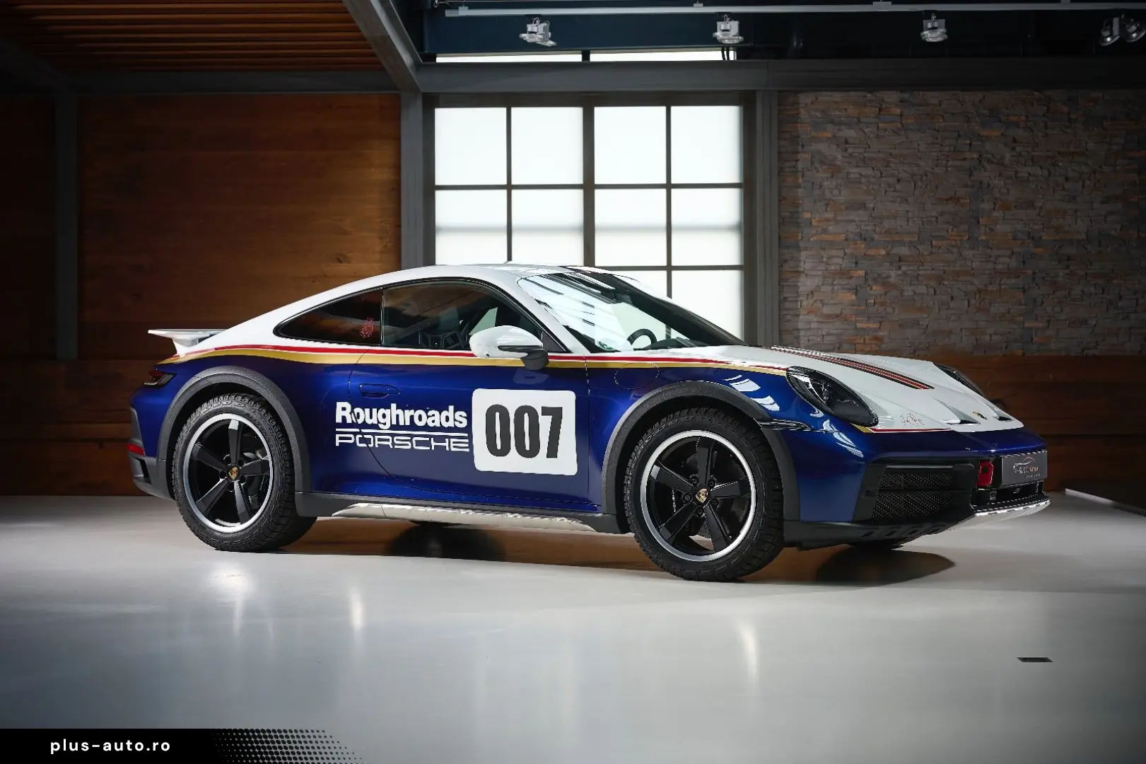 PORSCHE 992 Dakar   1. Hand   Rallye Design & SportPaket