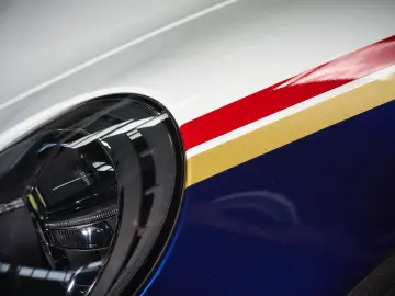 PORSCHE 992 Dakar   1. Hand   Rallye Design & SportPaket