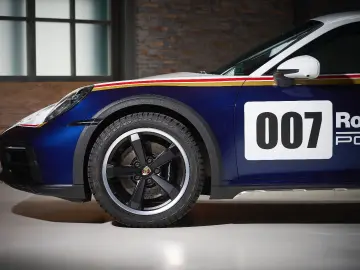 PORSCHE 992 Dakar   1. Hand   Rallye Design & SportPaket