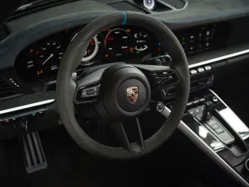 PORSCHE 992 Dakar   1. Hand   Rallye Design & SportPaket
