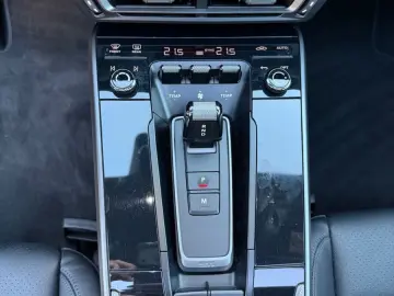 PORSCHE 992 Carrera 1.HAND DEUTSCH PANO RÜCKFK LED