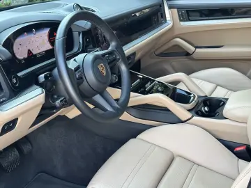 PORSCHE Cayenne E-Hybrid  Coupe KREIDE-BEIGE SPORTDESIGN