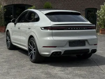 PORSCHE Cayenne E-Hybrid  Coupe KREIDE-BEIGE SPORTDESIGN