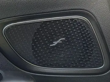 Mercedes-Benz C 300 e DISTRONIC 360 Burmester