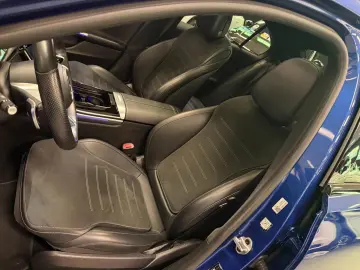 Mercedes-Benz C 300 e AMG Line DISTRONIC