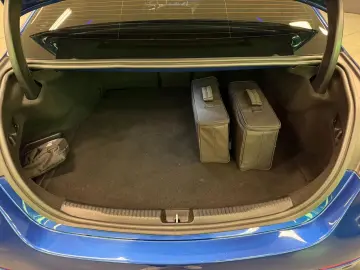 Mercedes-Benz C 300 e AMG Line DISTRONIC