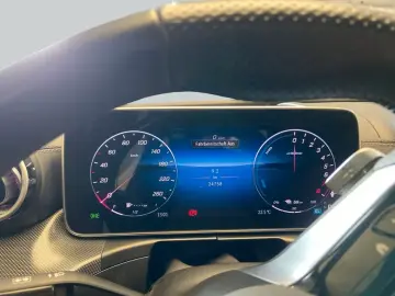 Mercedes-Benz C 300 e AMG Line Premium
