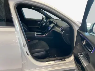 Mercedes-Benz C 300 e AMG Line Premium