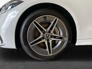 Mercedes-Benz C 300 e AMG Line Premium