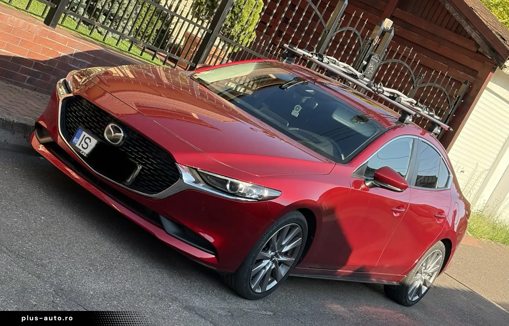 Mazda 3 SkyActiv G - întreținută doar la reprezentanța Mazda