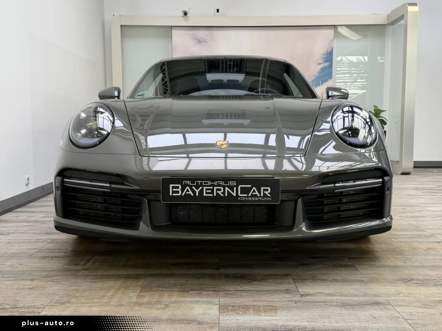 PORSCHE 992 Turbo S 50 Jahre Heritage 360  Glasdach