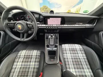 PORSCHE 992 Turbo S 50 Jahre Heritage 360  Glasdach