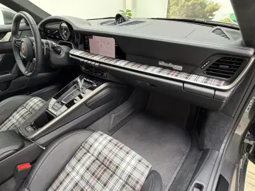 PORSCHE 992 Turbo S 50 Jahre Heritage 360  Glasdach