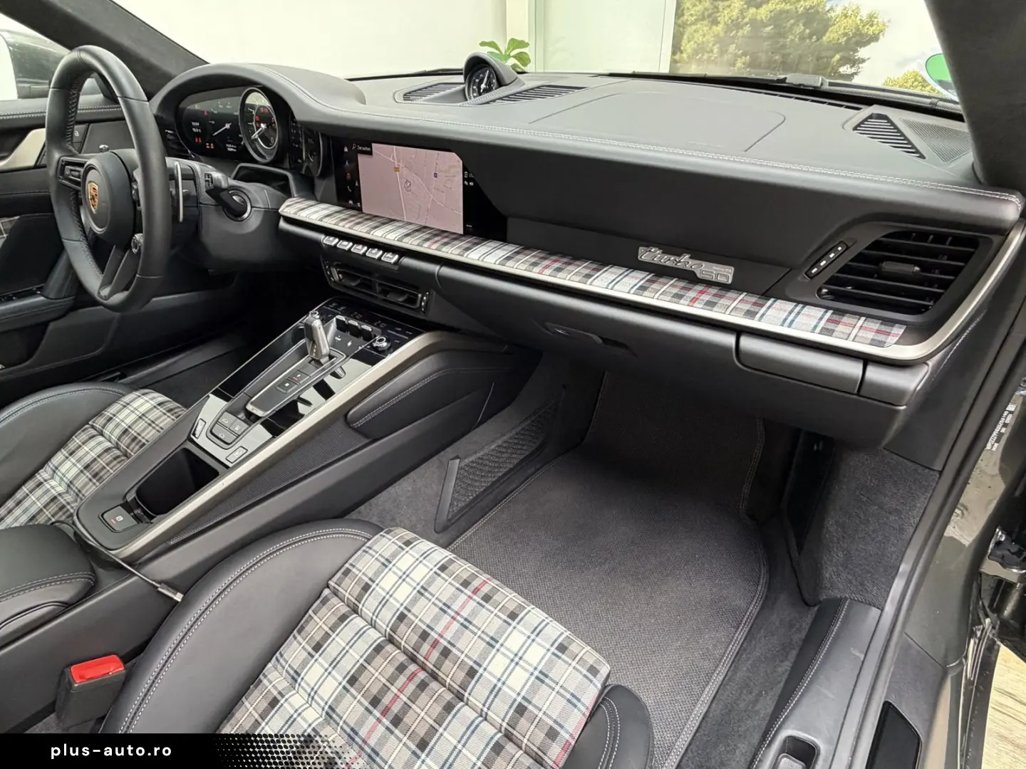 PORSCHE 992 Turbo S 50 Jahre Heritage 360  Glasdach
