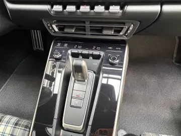 PORSCHE 992 Turbo S 50 Jahre Heritage 360  Glasdach