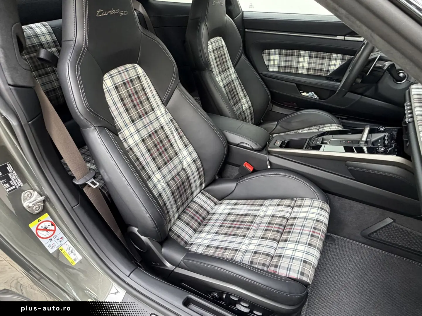 PORSCHE 992 Turbo S 50 Jahre Heritage 360  Glasdach