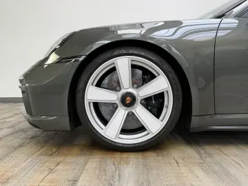 PORSCHE 992 Turbo S 50 Jahre Heritage 360  Glasdach