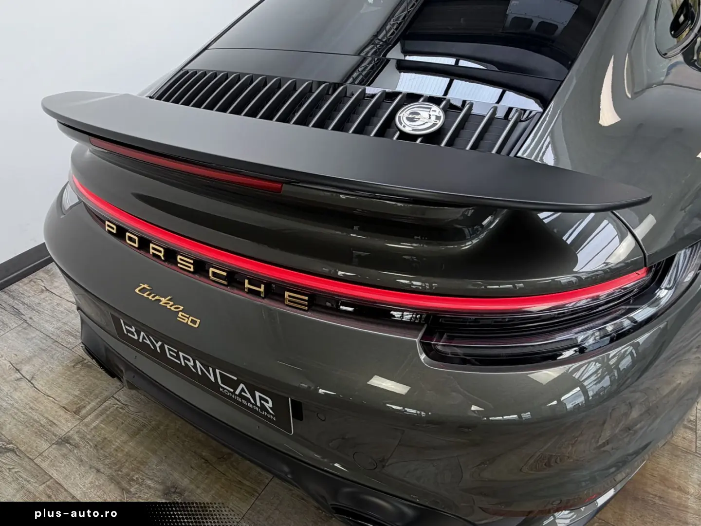 PORSCHE 992 Turbo S 50 Jahre Heritage 360  Glasdach