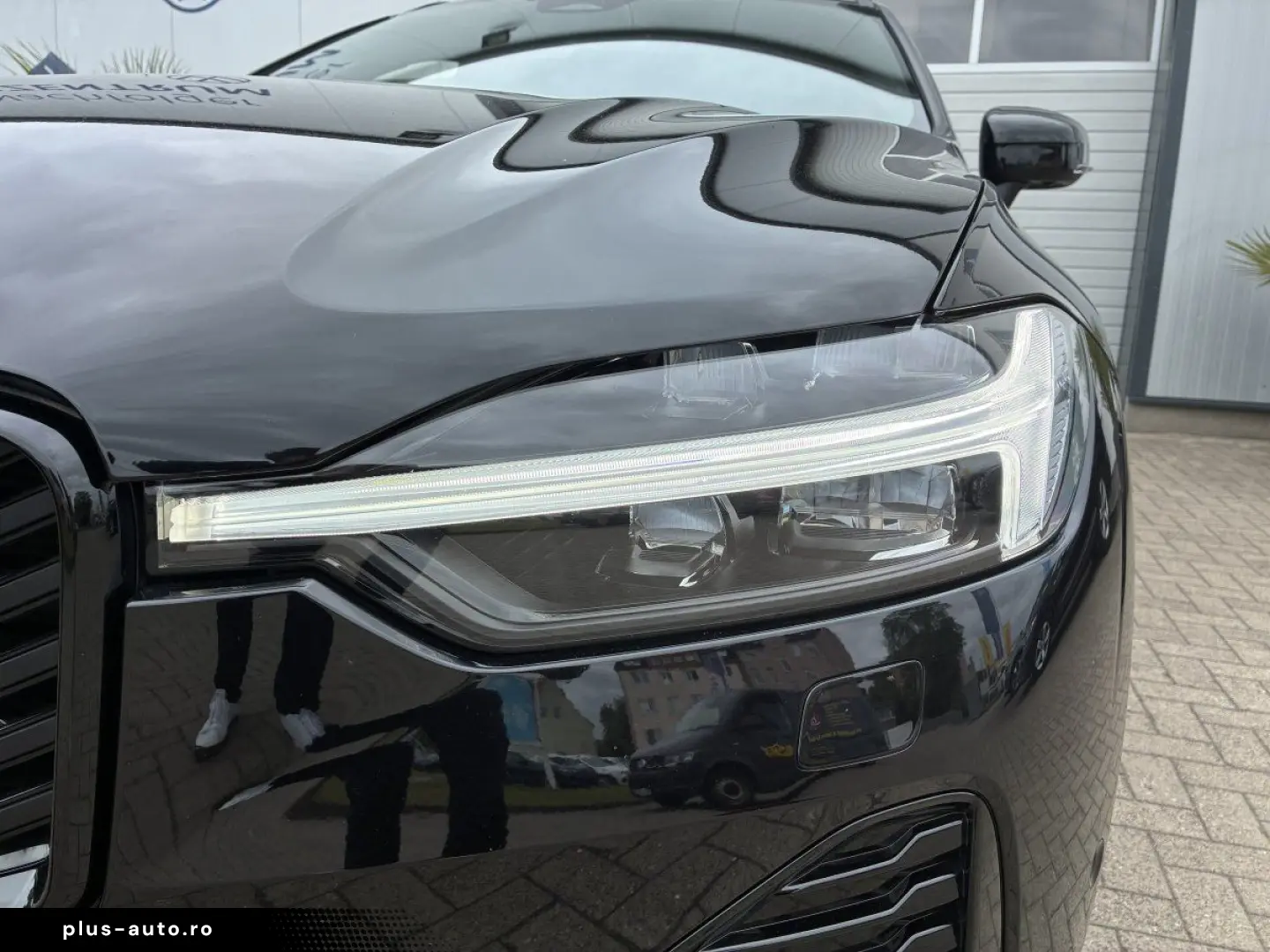 VOLVO XC60 B5 Plus Black Edition AWD  AHK Luftfahrwerk