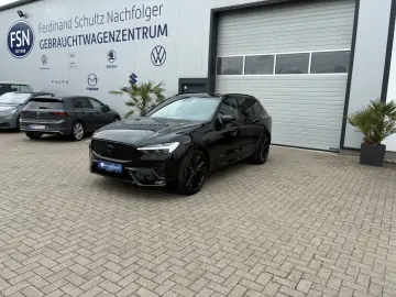 VOLVO XC60 B5 Plus Black Edition AWD  AHK Luftfahrwerk