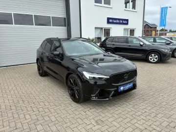 VOLVO XC60 B5 Plus Black Edition AWD  AHK Luftfahrwerk