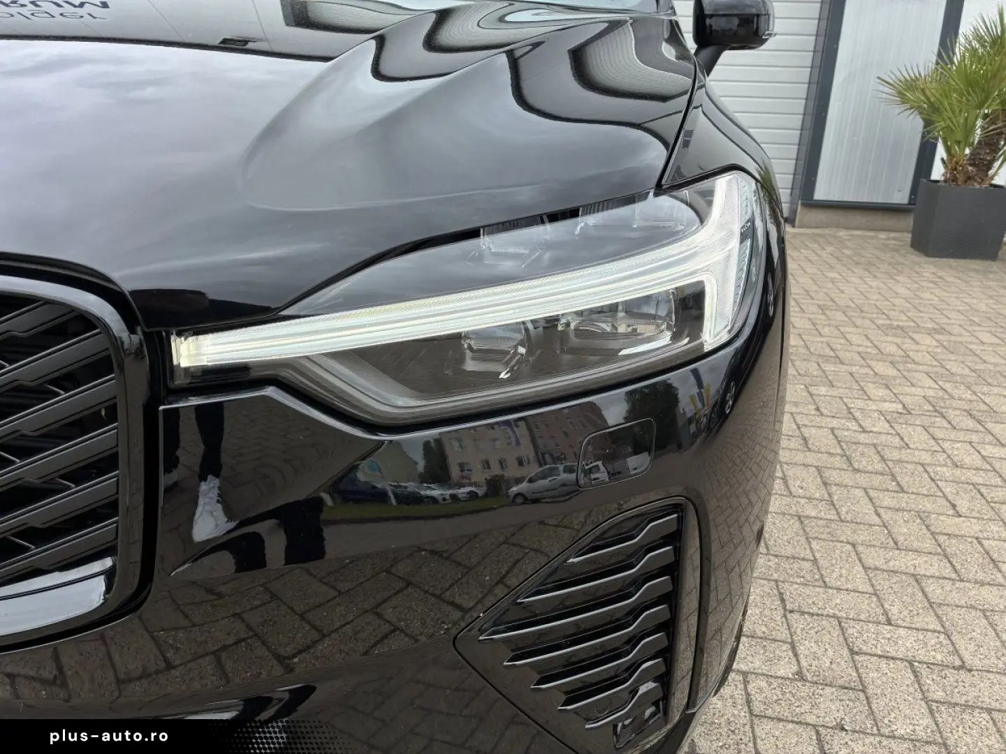 VOLVO XC60 B5 Plus Black Edition AWD  AHK Luftfahrwerk