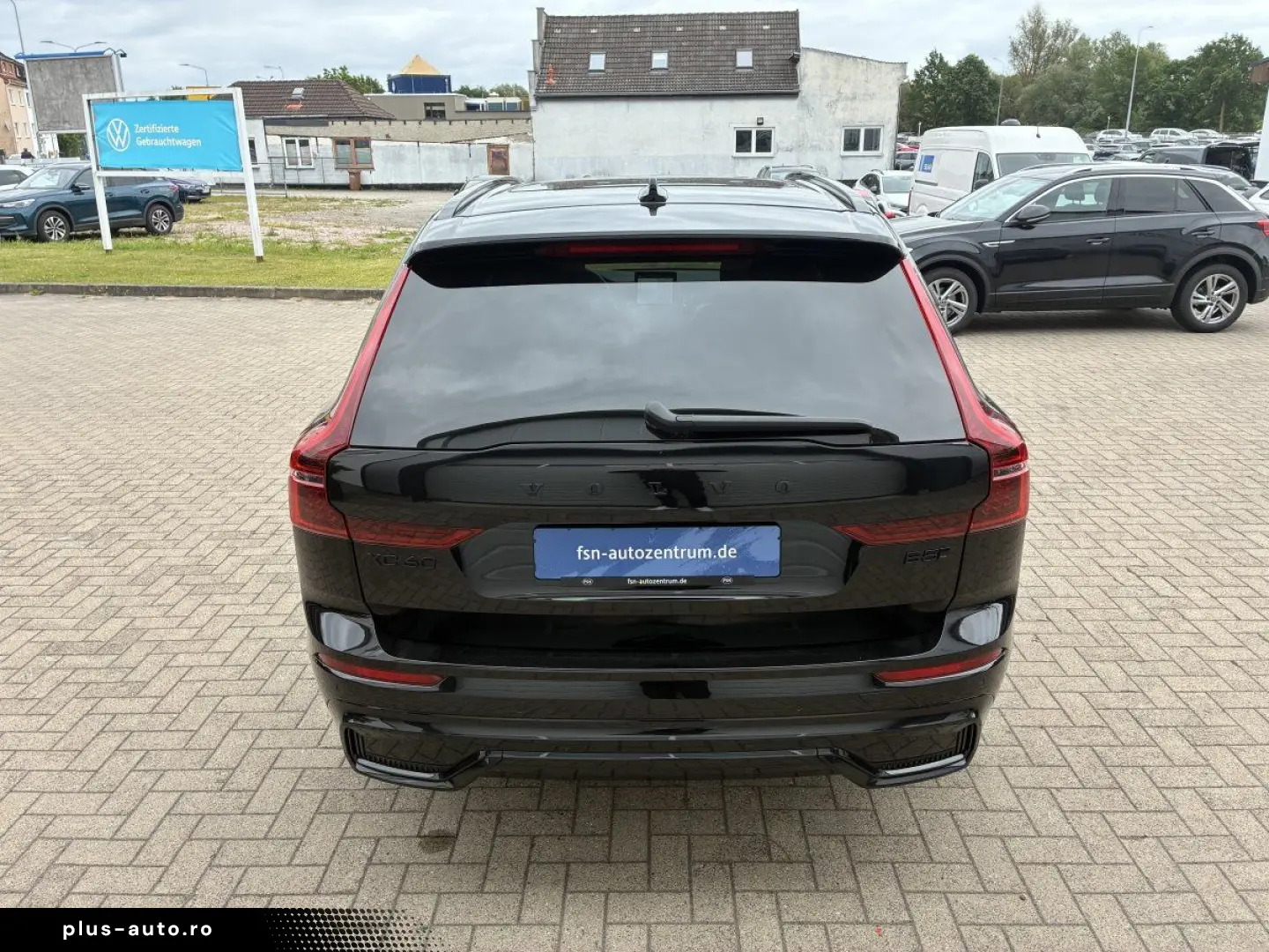 VOLVO XC60 B5 Plus Black Edition AWD  AHK Luftfahrwerk