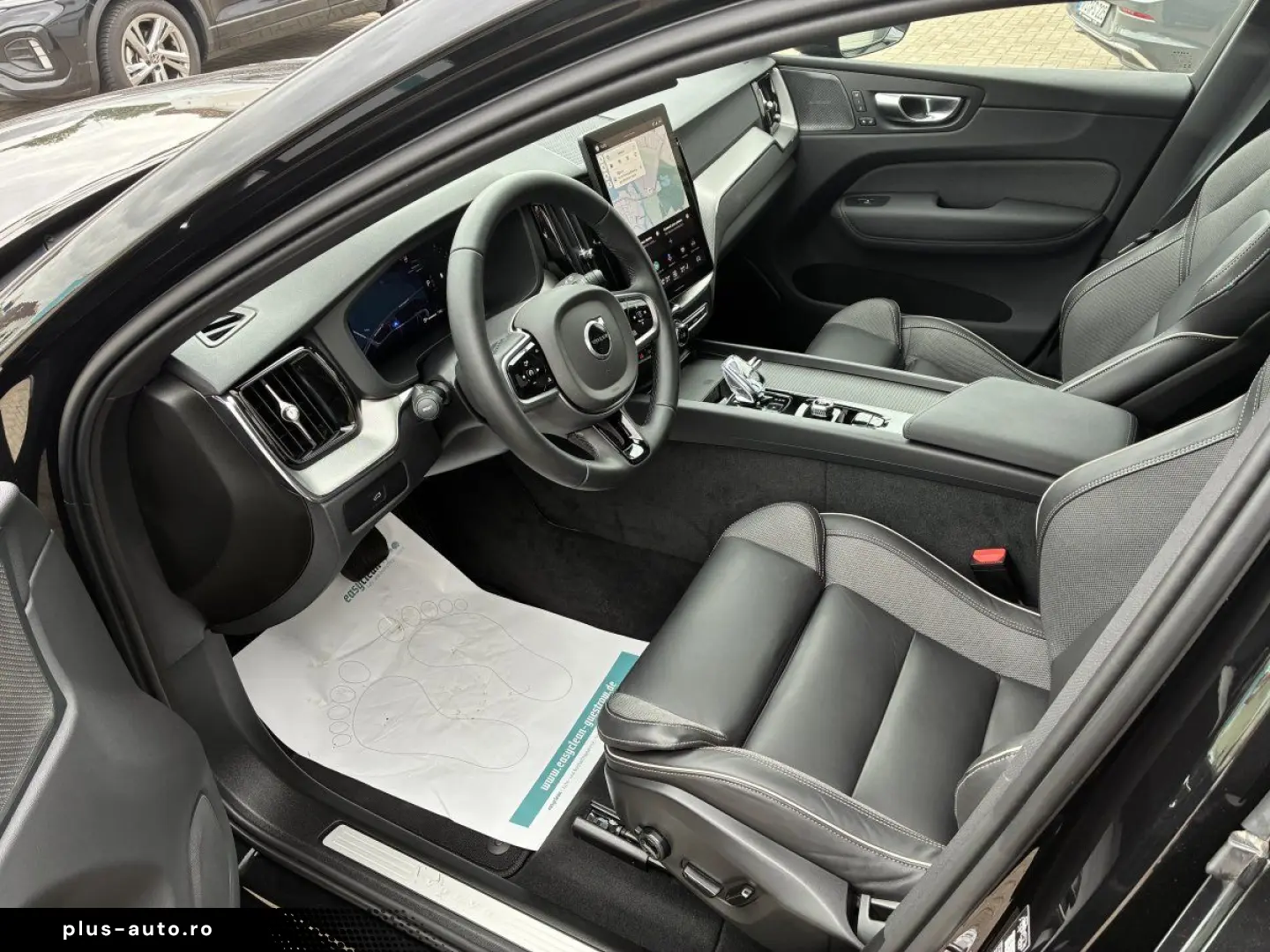 VOLVO XC60 B5 Plus Black Edition AWD  AHK Luftfahrwerk